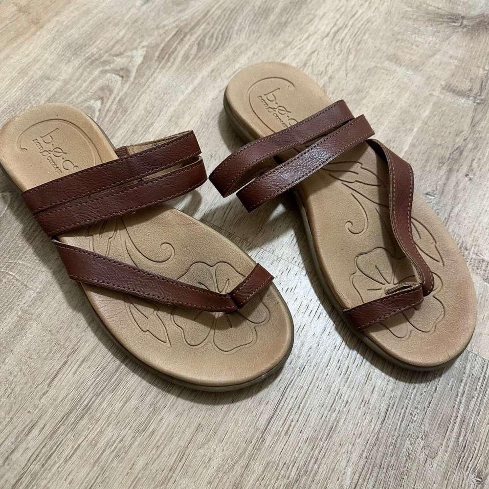 B.O.C. Born Concept | Women's Brown Strappy Toe Loop Slide Sandals, Size 7M